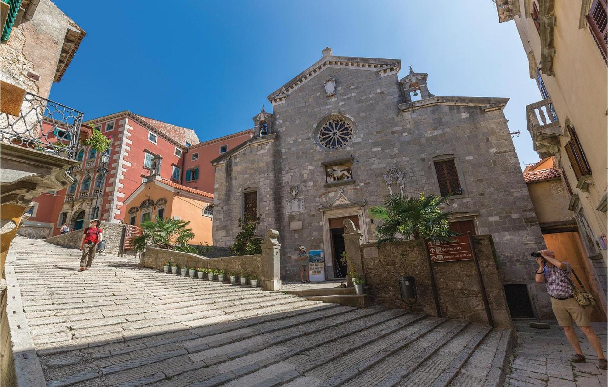 2 Bedroom Gorgeous Apartment In Labin Rasa Exterior photo